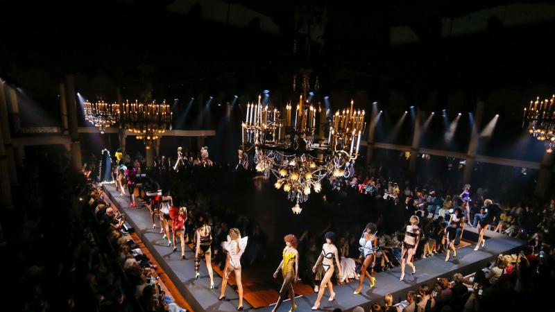 Autumn-Winter 2023-2024 Haute Couture Show - DÉFILÉS HAUTE COUTURE