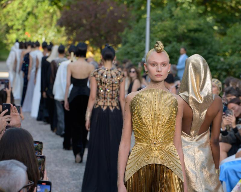 Autumn-Winter 2023-2024 Haute Couture Show - DÉFILÉS HAUTE COUTURE -  Women's Fashion