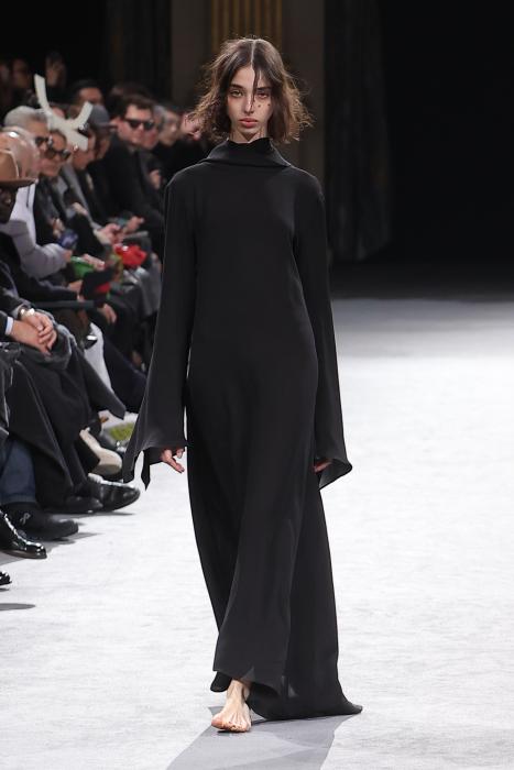 YOHJI YAMAMOTO - WOMENSWEAR READY-TO-WEAR FALL-WINTER 2023-2024 | FHCM