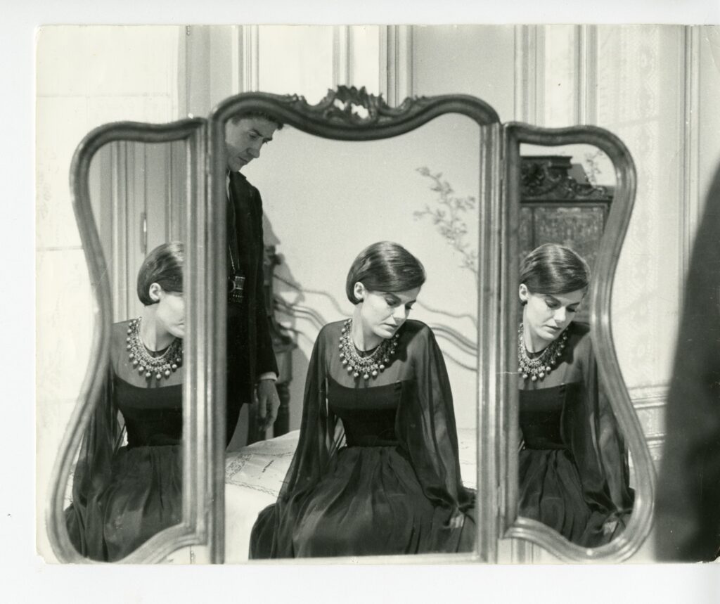Delphine Seyrig en Chanel dans « L’été dernier à Marienbad » d’Alain Resnais. Photo de Geode Geyer
