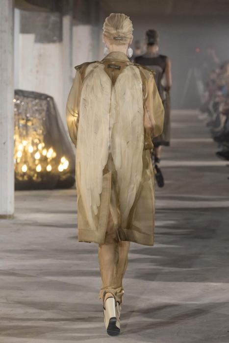 UNDERCOVER - Womenswear Spring-Summer 2024 | FHCM