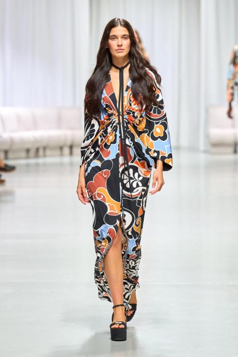 LEONARD　FASHION　PARIS LEONARD PARIS - Womenswear Spring-Summer 2025 | FHCM