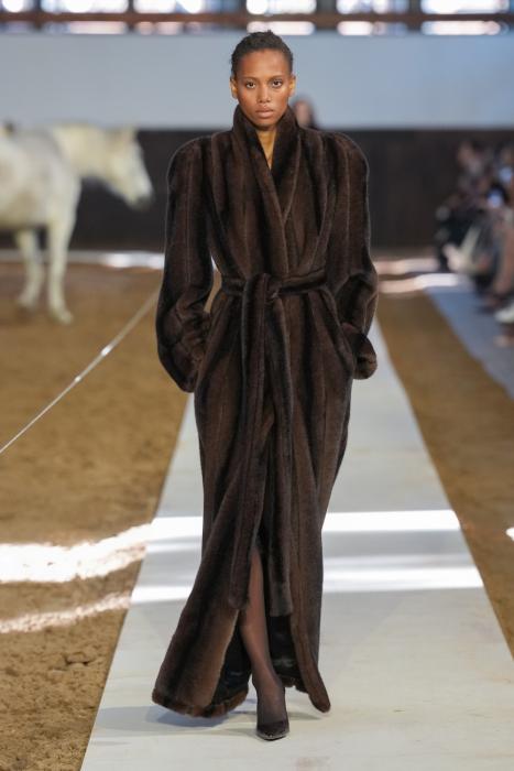 STELLA MCCARTNEY  メリノウールポロシャツ Mサイズ STELLA MCCARTNEY - Womenswear Fall/Winter 2026-2027 | FHCM