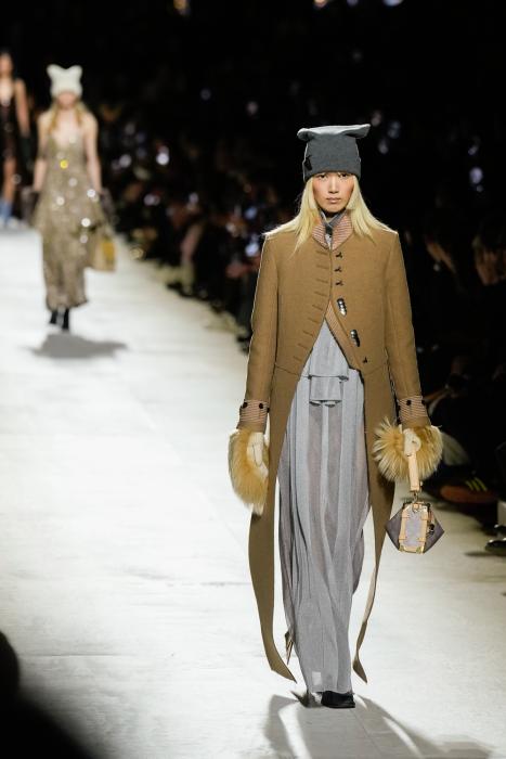 LOUIS VUITTON - Womenswear Fall/Winter 2024-2025 | FHCM